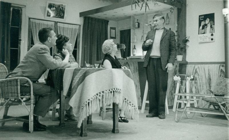28a met v.l.n.r. Jaap vd Werf, Nel Hagemeyer-van t Kaar, Annie Keff-May, Joop Dirksen